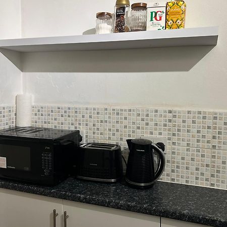 One Bedroom Flat In Chiswick W4 London Exterior photo