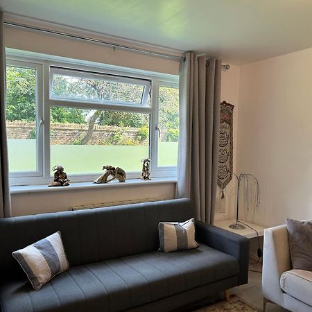 One Bedroom Flat In Chiswick W4 London Exterior photo