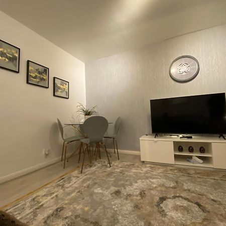 One Bedroom Flat In Chiswick W4 London Exterior photo