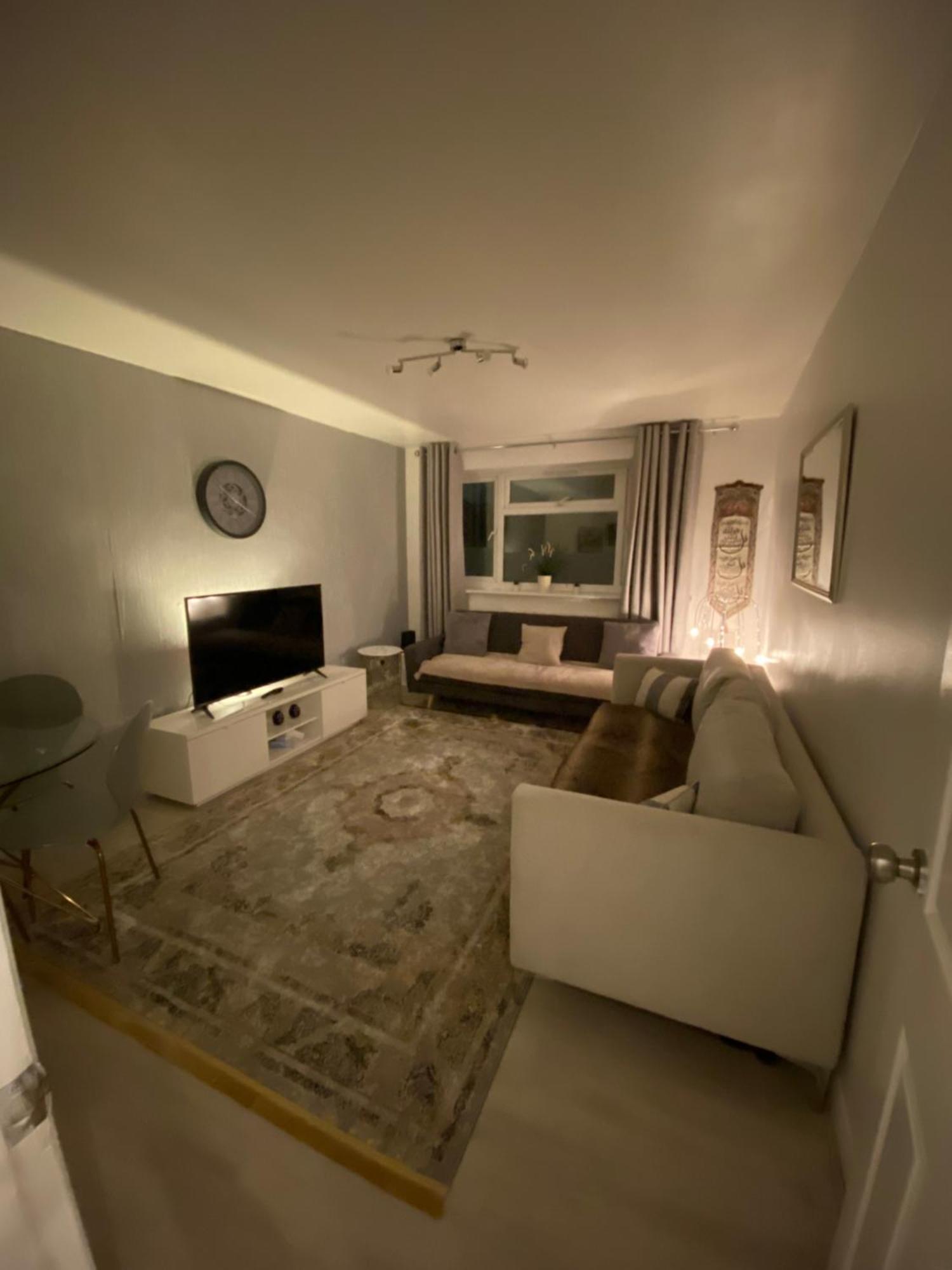 One Bedroom Flat In Chiswick W4 London Exterior photo