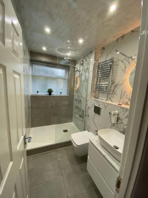 One Bedroom Flat In Chiswick W4 London Exterior photo